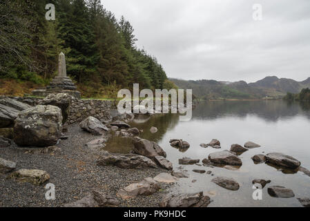 Regnerischen Frühlingstag am Llyn Crafnant Trefriw in der Nähe von Snowdonia, North Wales. Stockfoto