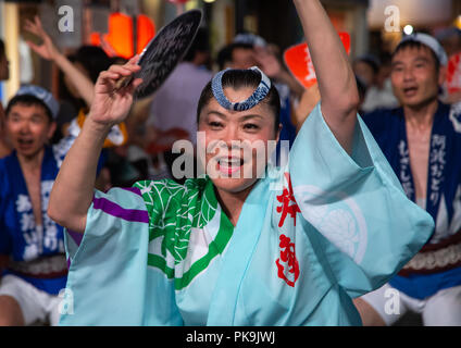 Japanischen Tänzer während der koenji Awaodori dance Summer Street Festival, Region Kanto, Tokio, Japan Stockfoto