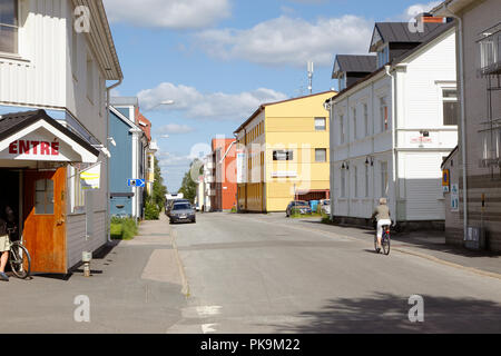 Boden, Schweden - 13. Juli 2015: Norden Ansicht der Fabriksgatan Straße von der Kreuzung mit der Kungsgatan. Stockfoto