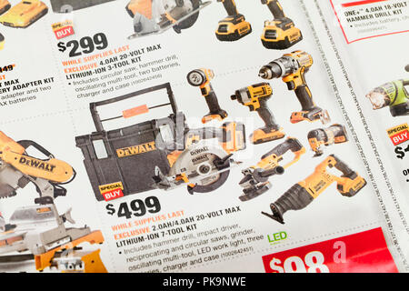 Wöchentliche mailer Werbung von Home Depot (Baumarkt) - USA Stockfoto