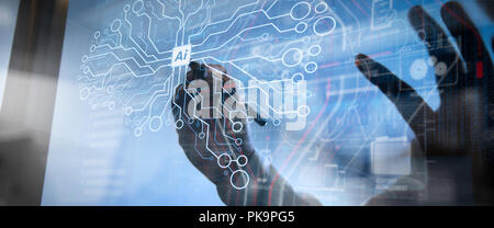Künstliche Intelligenz (KI), maschinelles Lernen und Data Mining Technologie auf virtuellen Dashboard. Double Exposure, Geschäftsmann Hand arbeiten Konzept. Stockfoto