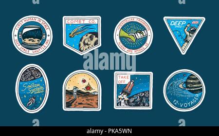 Platz Logo. Erforschung der astronomischen Galaxy. Mission Mars. Astronaut oder spaceman Abenteuer. Planeten und Satelliten Abzeichen emblem Aufnäher Aufkleber. graviert Hand gezeichnet Vintage Skizze. Stock Vektor