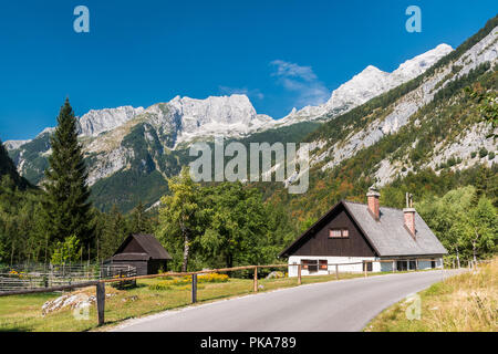 Berglandschaft im Soca Tal in Slowenien, in der Nähe von Trenta Stockfoto