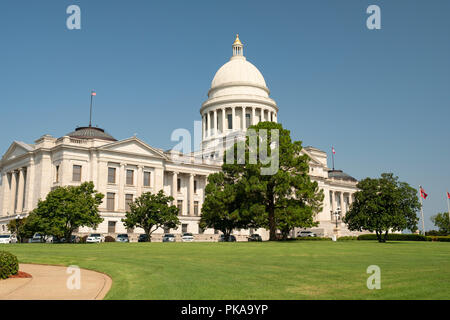 Der Rasen hat gerade auf dem Gelände des State Capitol in der Innenstadt von Little Rock, AK gemäht worden Stockfoto