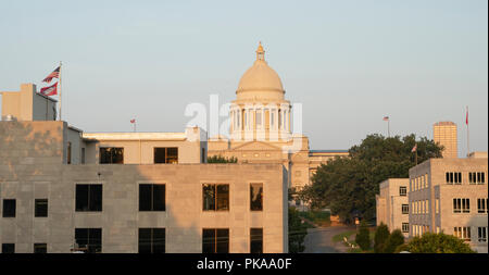 Der Rasen hat gerade auf dem Gelände des State Capitol in der Innenstadt von Little Rock, AK gemäht worden Stockfoto