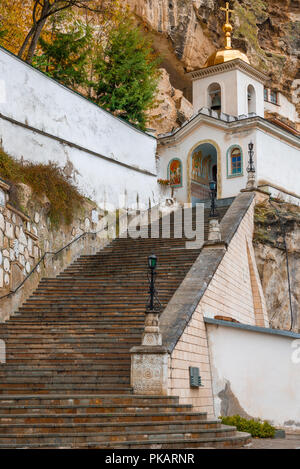 Der Heilige Annahme Höhle Kloster in Chufut-Kale, Krim, Bachtschyssaraj Stockfoto