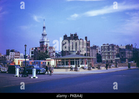 Information Center und Bombenschäden in St. Mary-le-Bow, Cheapside, London 1952 Stockfoto