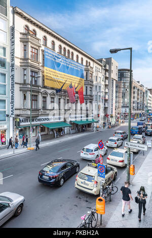 Das Mauermuseum, die Mauer Museum, in der Nähe von Checkpoint Charlie in der Friedrichstraße, Berlin, Deutschland. Stockfoto