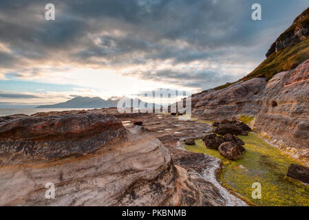 Ungewöhnliche Felsformationen an laig Bucht, Insel Eigg Stockfoto