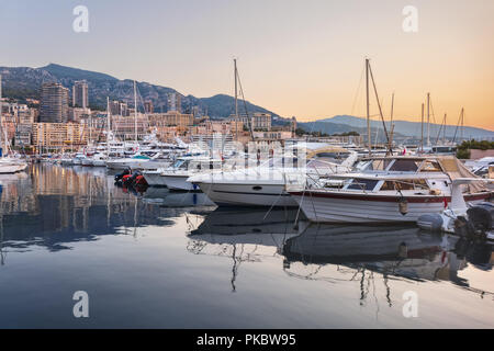 Abend auf Monaco Promenade mit keine Personen Stockfoto