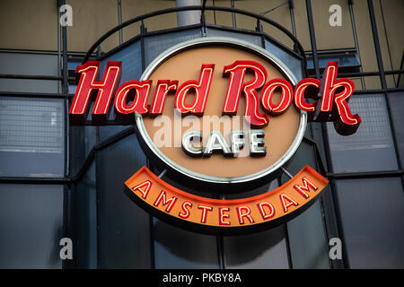 Amsterdam, Niederlande - 7. Juli 2018: die Fassade der Hard Rock Cafe Amsterdam mit dem berühmten Logo Stockfoto