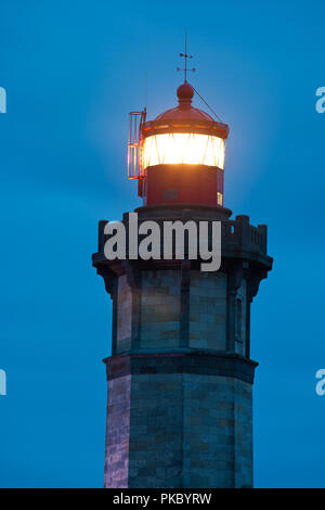 Phare des Baleines nachts beleuchtete Laternen Nahaufnahme, Ile-de-Ré, Frankreich Stockfoto