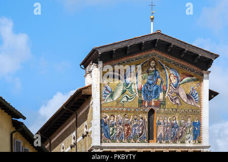 Basilika von San Frediano, in der Piazza San Frediano; Lucca, Toskana, Italien Stockfoto