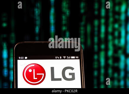 LG Electronics Inc. Logo auf dem Smartphone angezeigt Stockfoto