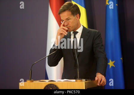 Bukarest, Rumänien, 12. September 2018: der niederländische Ministerpräsident Mark Rutte, spricht während der gemeinsamen Pressekonferenz mit seinem Rumänischen Amtskollegen Viorica Dancila im Victoria Palace in Bukarest. Credit: Gabriel Petrescu/Alamy leben Nachrichten Stockfoto