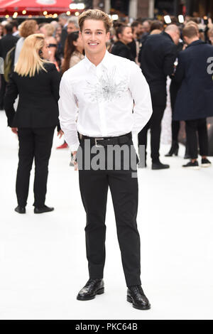 London, Großbritannien. September 12, 2018: AJ Pritchard bei der Weltpremiere von 'König der Diebe' an der Vue Cinema, Leicester Square, London. Bild: Steve Vas/Featureflash Credit: Sarah Stewart/Alamy leben Nachrichten Stockfoto