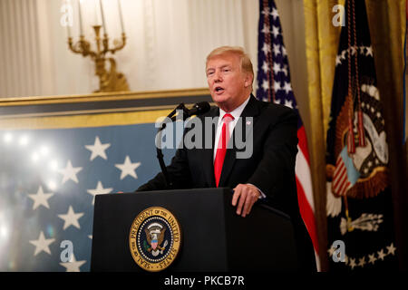 Washington, DC, USA. 12 Sep, 2018. Us-Präsident Donald Trump spricht während einer Kongreßehrenmedaille Gesellschaft Empfang im Weißen Haus in Washington, DC, USA, Sept. 12, 2018. Credit: Ting Shen/Xinhua/Alamy leben Nachrichten Stockfoto