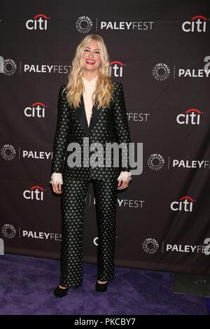 Beverly Hills, USA. 12 Sep, 2018. Beth Behrs in der Ankunftshalle für CBS präsentiert die Nachbarschaft und glücklich zusammen auf der 12. jährlichen PaleyFest Fallen TV Previews, Paley Center für Medien, Beverly Hills, CA 12. September 2018. Credit: Priscilla Grant/Everett Collection/Alamy leben Nachrichten Stockfoto