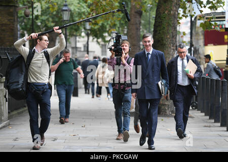 Jakob Rees-Mogg im Royal United Services Institute (RUSI) in Whitehall, London anreisen, Brexit Vorschläge zu diskutieren. Stockfoto