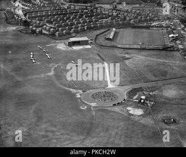 Flugplatz und Belle Vue Stadium, Doncaster, South Yorkshire, 1935. Artist: Aerofilms. Stockfoto