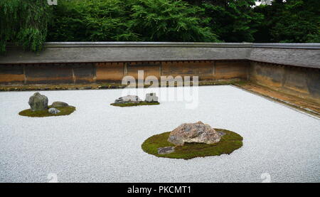 Die 'Zen' aller japanischen Gärten - Ryoan-ji in Kyoto. Stockfoto