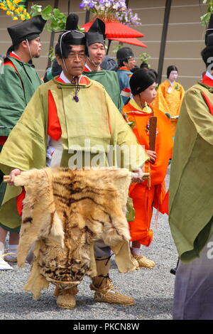 Die Teilnehmer der "Aoi-Matsuri" Festival in Kyoto. Stockfoto