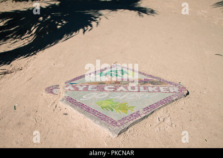 Caye Caulker Insel gehen Sie langsam Zeichen an einem sonnigen Tag Stockfoto