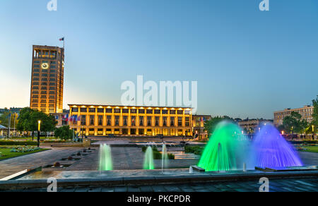 Das Rathaus der Stadt Le Havre mit einem Brunnen. Frankreich Stockfoto