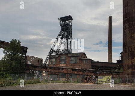 Fördergerüst und Kohlebergbau Gebäude der ehemaligen Zeche Hlubina (Důl Zeche Hlubina) im unteren Vítkovice (Dolní Vítkovice) Industriegebiet in Ostrava, Tschechische Republik. Stockfoto