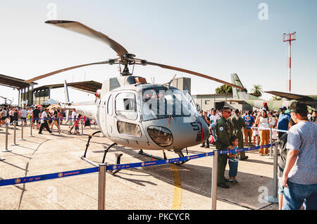 Campo Grande, Brasilien - September 09, 2018: Menschen bei der Military Air Base der Portoes Abertos Ala 5 zu besuchen. Veranstaltung für die Öffentlichkeit zugänglich. Menschen takin Stockfoto