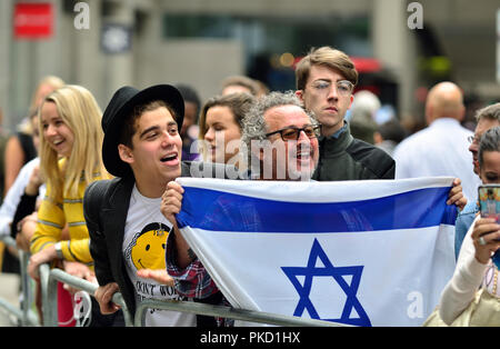 Harry Saul Markham und Gary Benjamin (Unterstützer) Zionismus protestieren außerhalb der Labour Party HQ als Partei diskutieren Antisemitismus im Inneren. 4. September 2018 Stockfoto