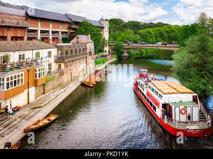 Fürstbischof River Cruiser auf dem Fluss an der Durham Verschleiß Stockfoto