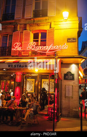 Café auf der Straße in Paris, Frankreich Am 17. Juli 2018. Le Bonaparte, Rue Guillaume Apollinaire. (CTK Photo/Krystof Kriz) Stockfoto