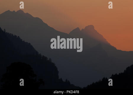 Sonnenuntergang an den Königsschlössern Stockfoto