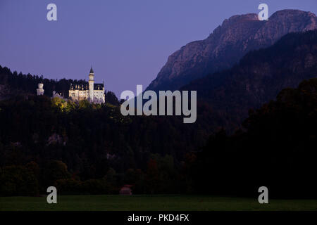 Sonnenuntergang an den Königsschlössern Stockfoto