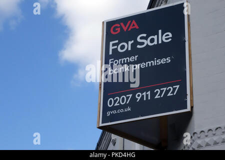 Ex Bank für den Verkauf in einem Dorf Nat West Bank geschlossen im Dinnington, South Yorkshire Stockfoto