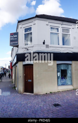 Fassade eines Dorfes Nat West Bank geschlossen im Dinnington, South Yorkshire Stockfoto