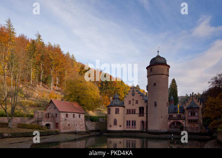 Herbstlicher Spessart bei Mespelbrunn Stockfoto