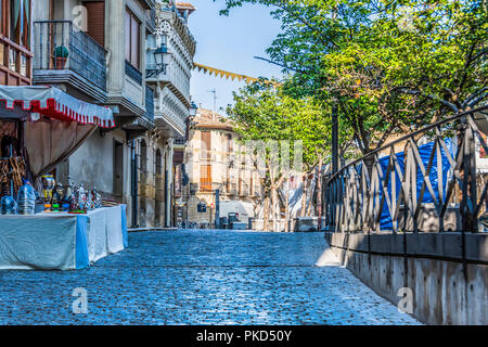 Straße im Zentrum der mittelalterlichen Stadt von Olite. Navarra Spanien Stockfoto