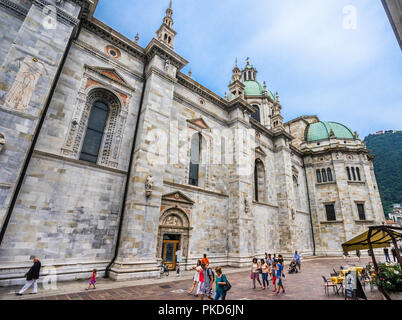 Blick auf den südlichen Kirchenschiff von Como Kathedrale von Via Maestri, Lombary Comancini, Como, Italien Stockfoto