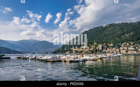 Yacht Liegeplatz an Diga Foranea pier, Comer See, Lombardei, Italien Stockfoto