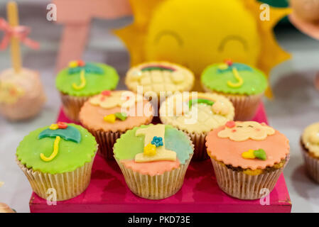 Tabelle für Kinder geburtstag eingerichtet. Stockfoto