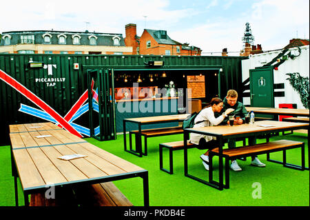 Tippen Sie auf Piccadilly Bar, Funken Container Geschäfte, Piccadilly, York, England Stockfoto