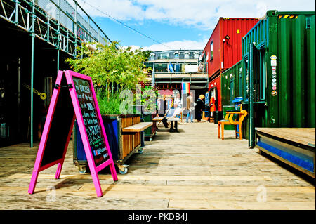Funke Container Geschäfte, Bars, Cafés, Piccadilly, York, England Stockfoto