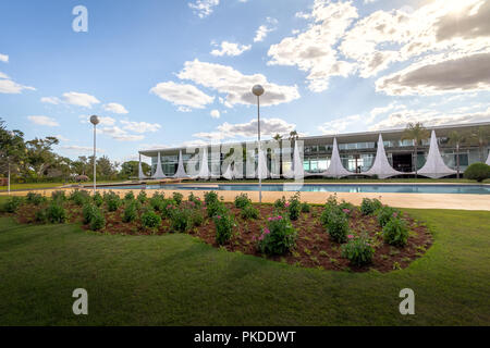 Alvorada Palast Garten und Schwimmbad - Brasilia, Distrito Federal, Brasilien Stockfoto