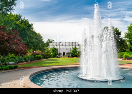 Athen, GA/USA Juni 5, 2018: Herty Feld und Brunnen auf dem Campus der Universität von Georgia. Stockfoto