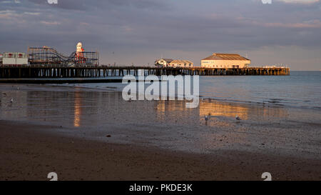 Clacton Pier an No1 Nordsee. Stockfoto