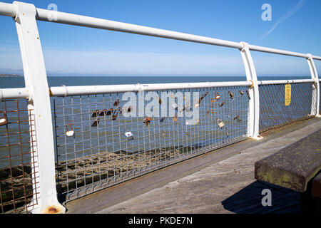 Liebe Sperren auf Clacton Pier an No1 Nordsee. Stockfoto