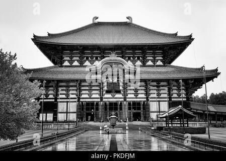 Nara, Japan - 29. April 2014: Die todai Ji buddhistischen Tempel, der einst einer der mächtigen Sieben Großen Tempel von Nara Stockfoto