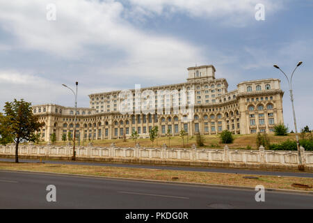 Der Palast des Parlaments, Haus der Republik, der zweitgrößten Verwaltungsgebäude in der Welt, Bukarest, Rumänien. Stockfoto